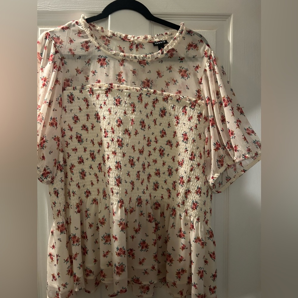 Floral chiffon puff sleeves